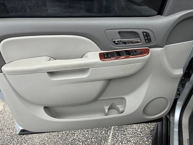 Used 2014 Chevrolet Tahoe LTZ AWD/4WD image 21