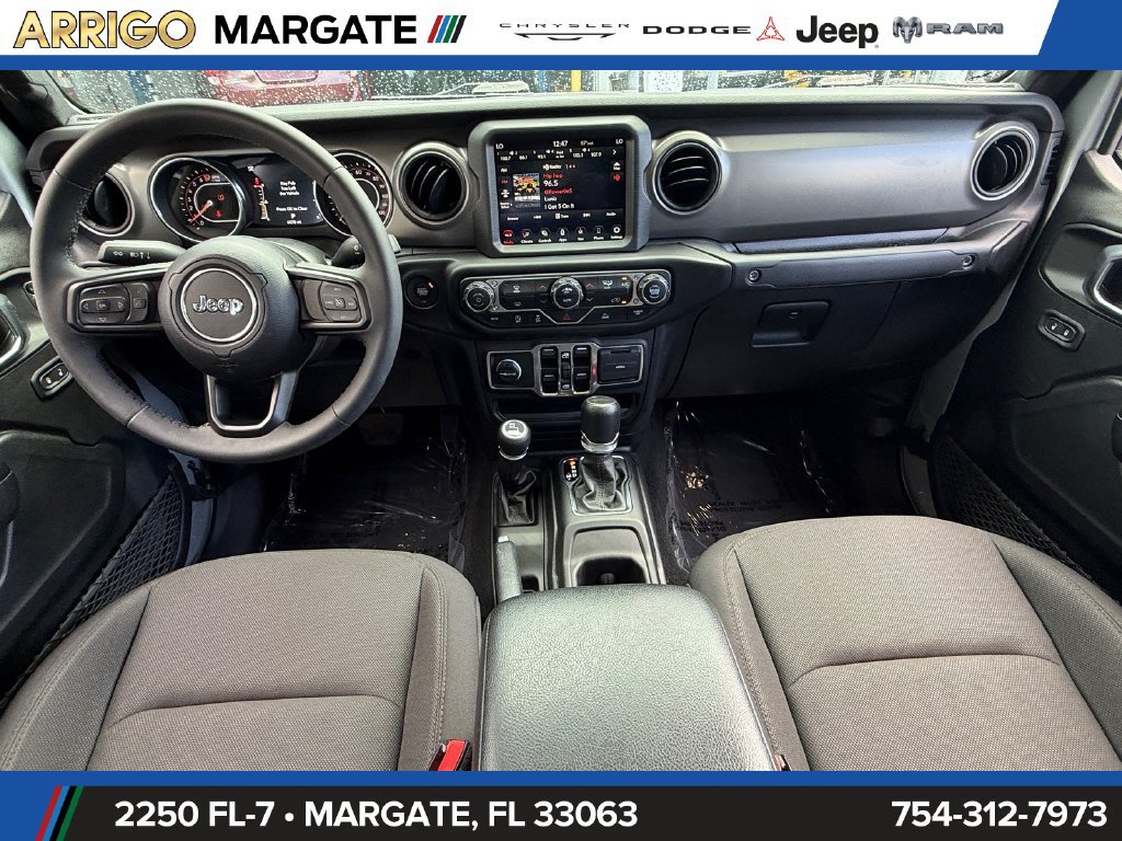 Used 2023 Jeep Gladiator Sport AWD/4WD image 13