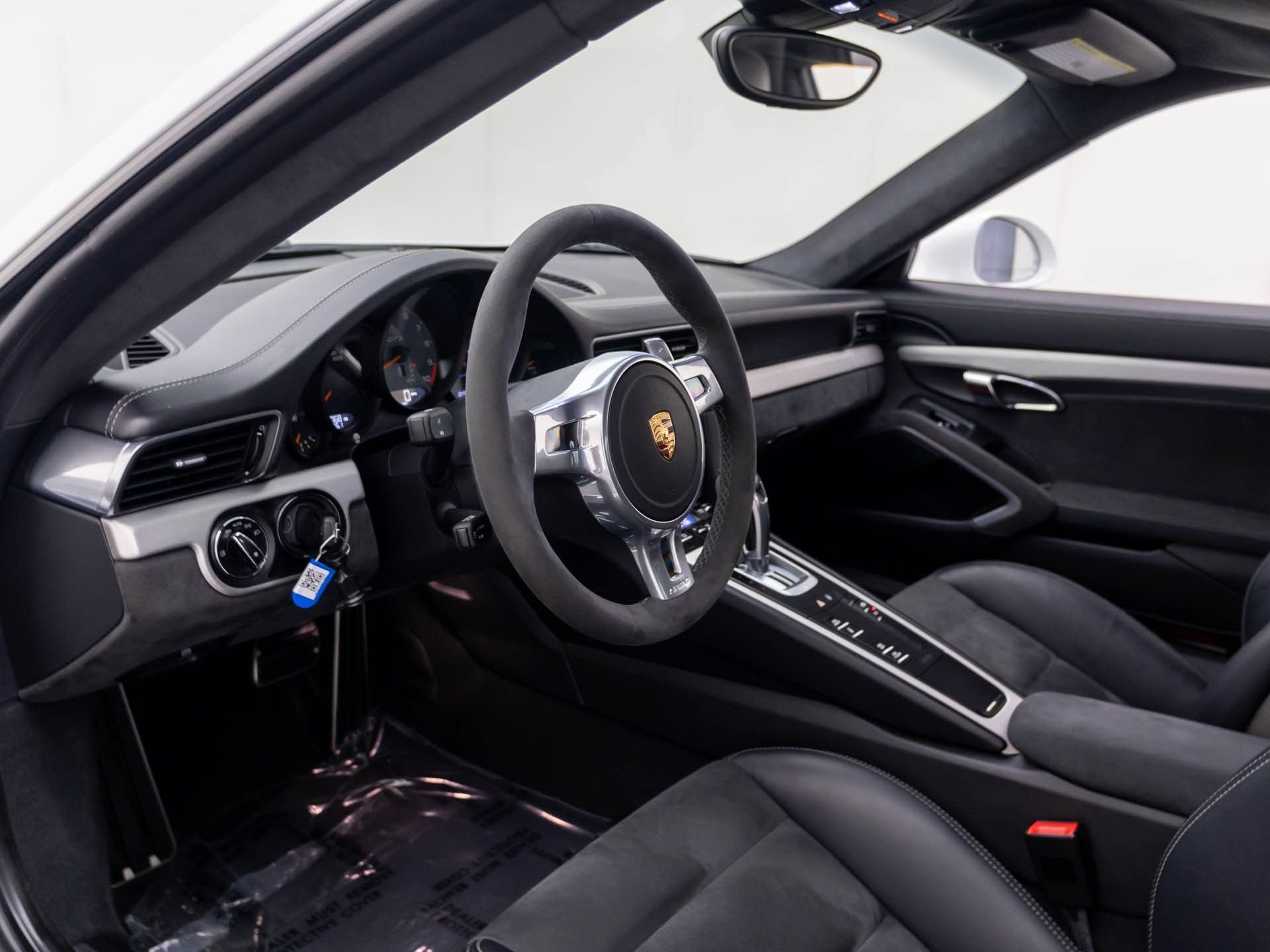Certified 2015 Porsche 911 GT3 w/ Sound Package Plus RWD image 4