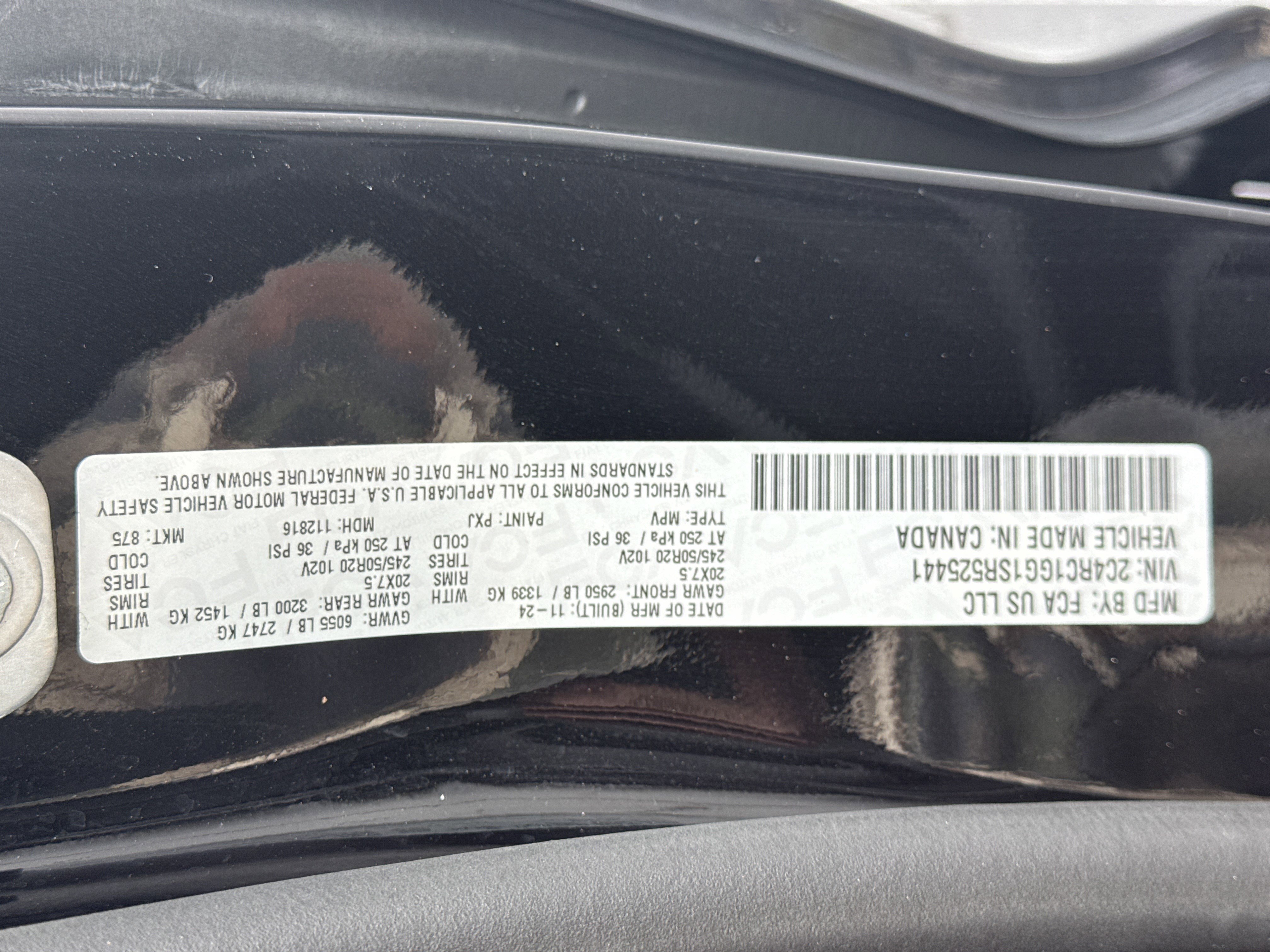 Used 2025 Chrysler Pacifica Limited image 31