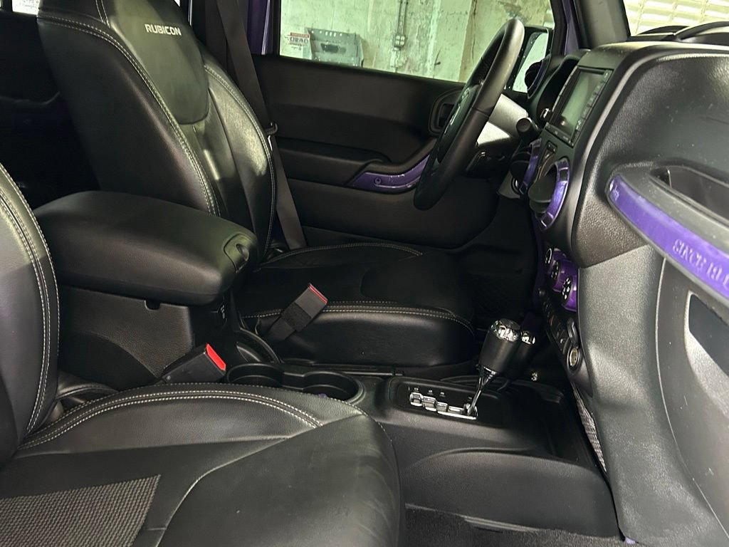 Used 2017 Jeep Wrangler Unlimited Rubicon w/ Connectivity Group AWD/4WD image 30