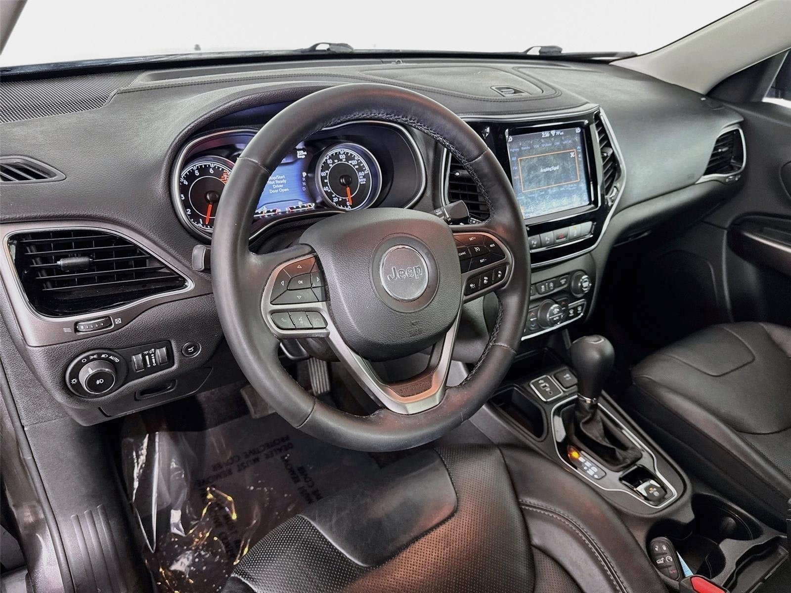 Used 2019 Jeep Cherokee Limited w/ Technology Group FWD image 10