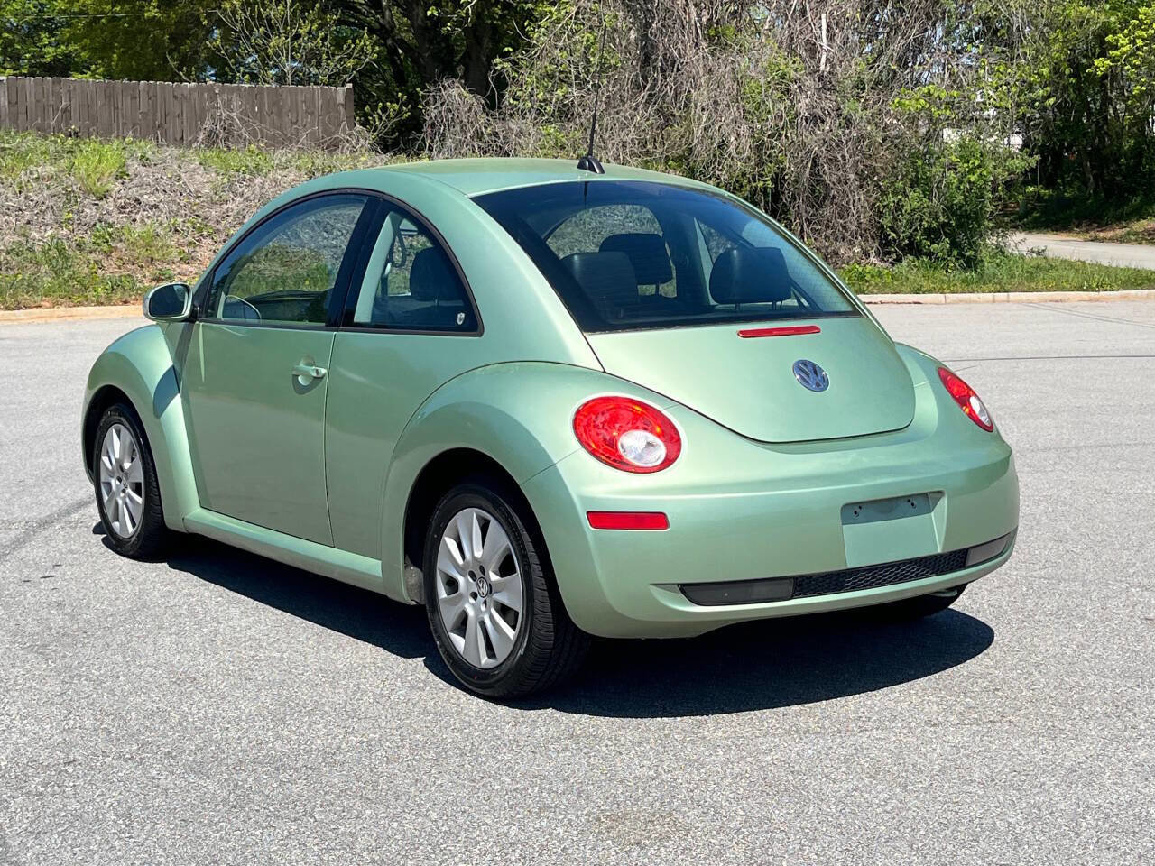 Used 2008 Volkswagen Beetle S FWD image 5
