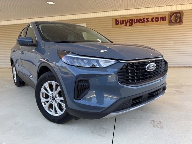 Used 2023 Ford Escape Active w/ Tech Pack #2 AWD/4WD image 2