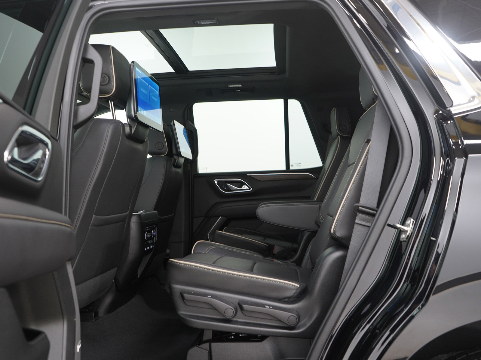 Used 2023 Chevrolet Tahoe Premier image 21