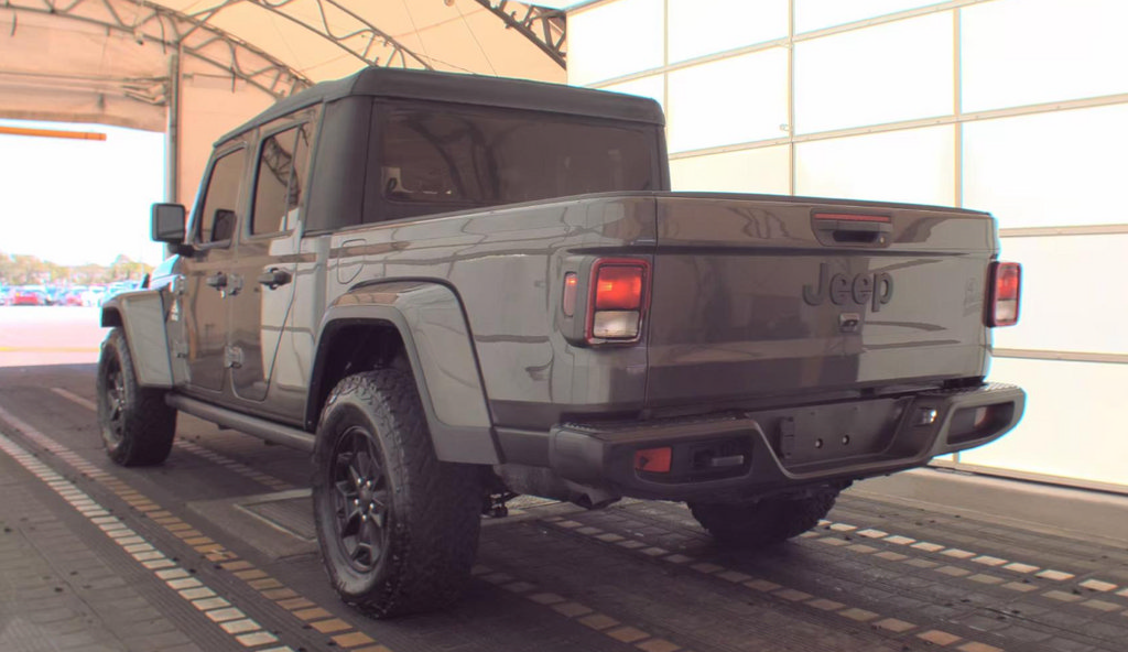 Used 2021 Jeep Gladiator Sport AWD/4WD image 7