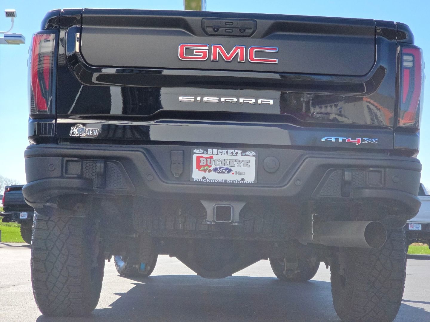 Used 2024 GMC Sierra 2500 AT4X w/ AT4X AEV Edition image 14