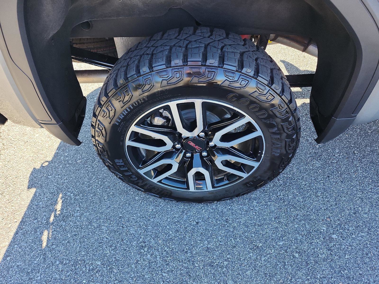 Certified 2025 GMC Sierra 1500 AT4 w/ AT4 Premium Package image 6