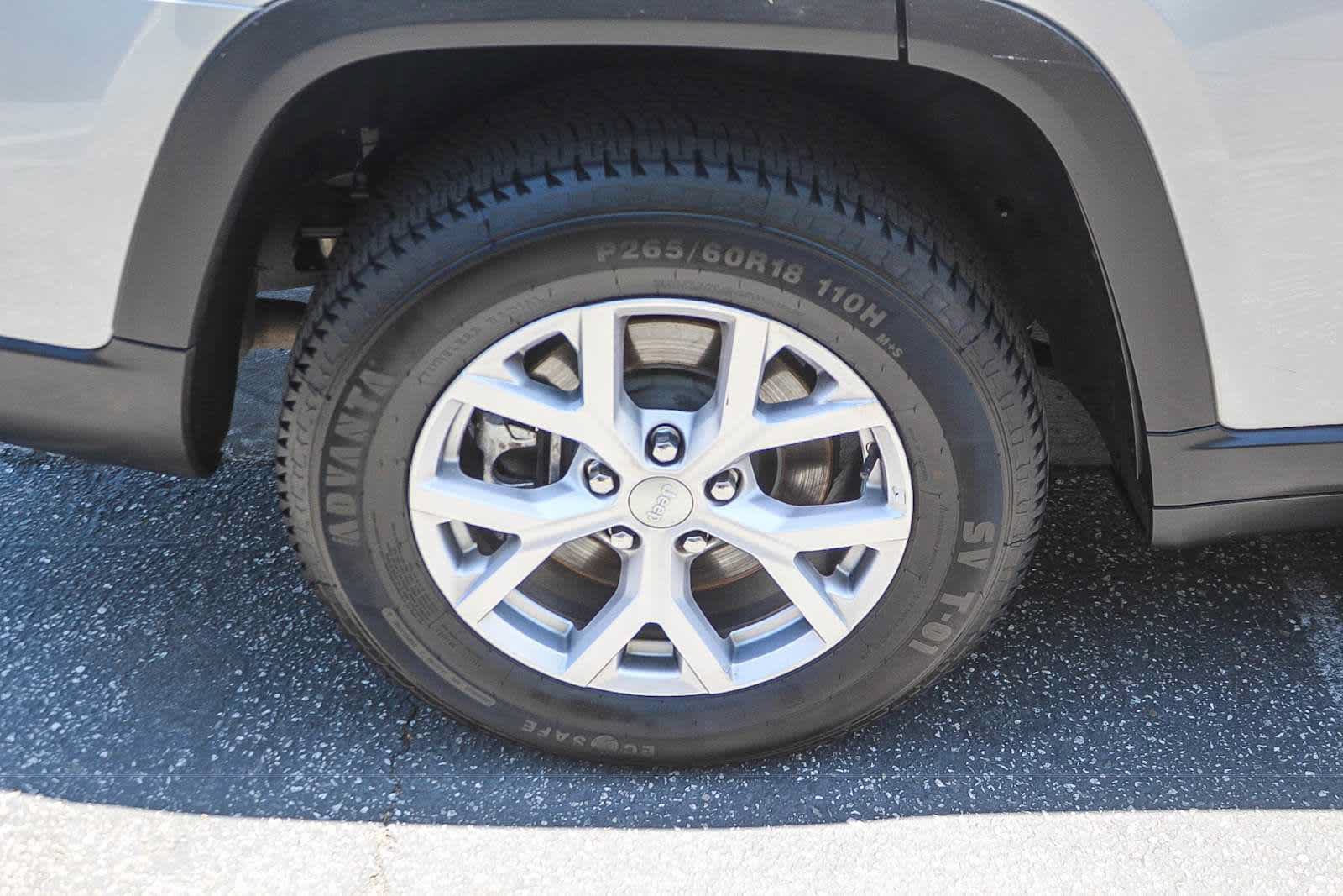 Used 2022 Jeep Grand Cherokee L Limited RWD image 8