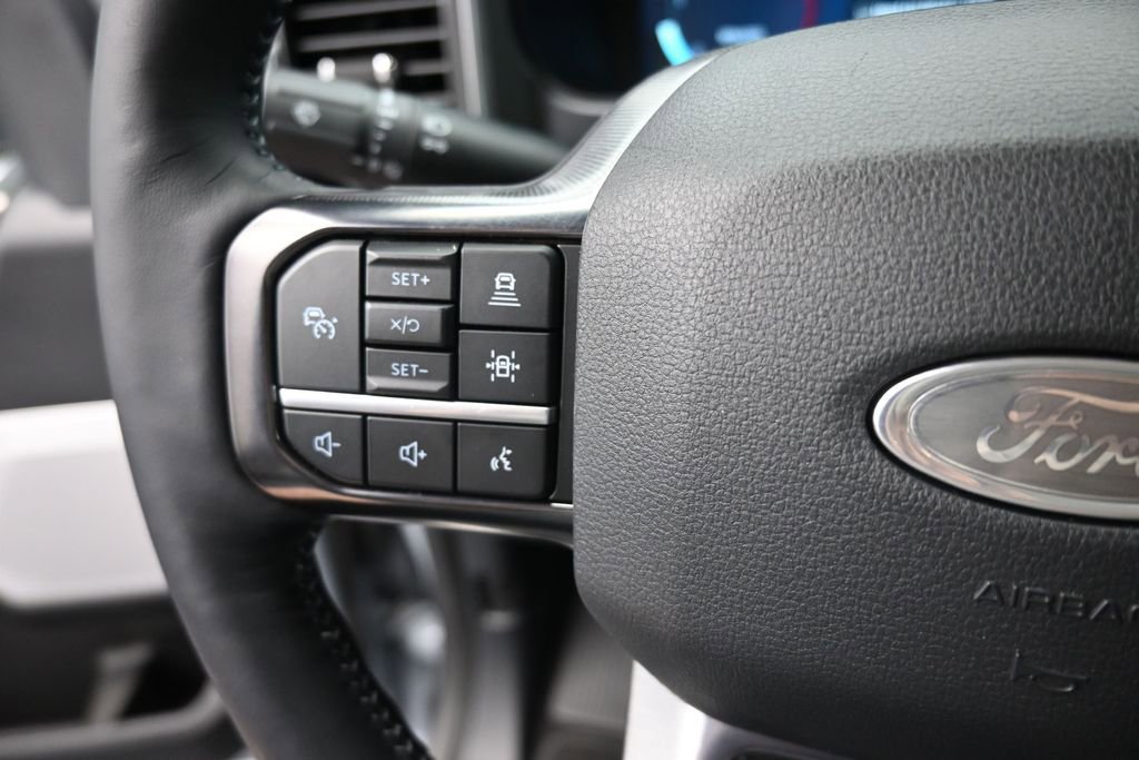 Used 2026 Ford F250 Platinum AWD/4WD image 32