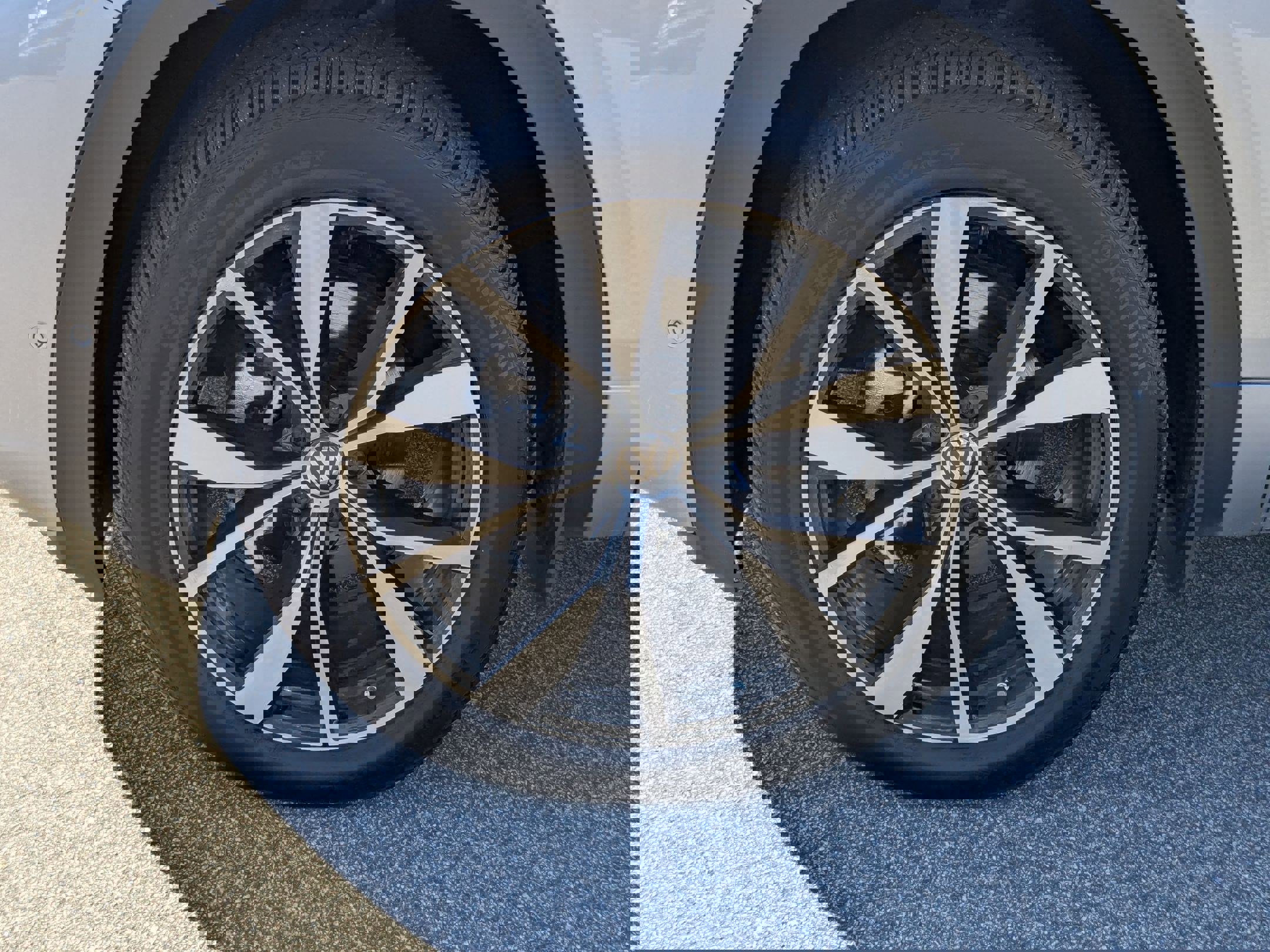 Used 2025 Volkswagen Atlas SEL Premium R-Line image 10