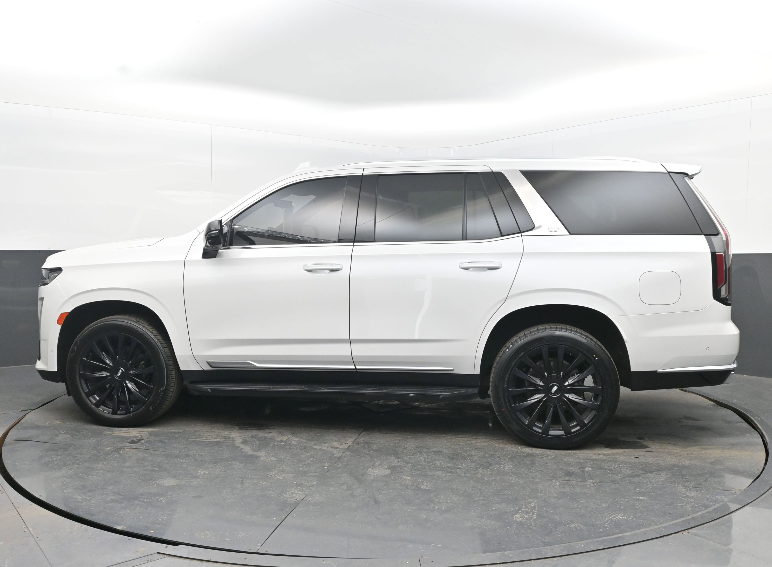 Used 2021 Cadillac Escalade Premium Luxury image 5