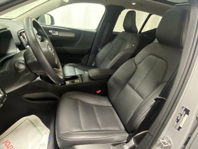 Used 2025 Volvo XC40 B5 Core AWD/4WD image 11