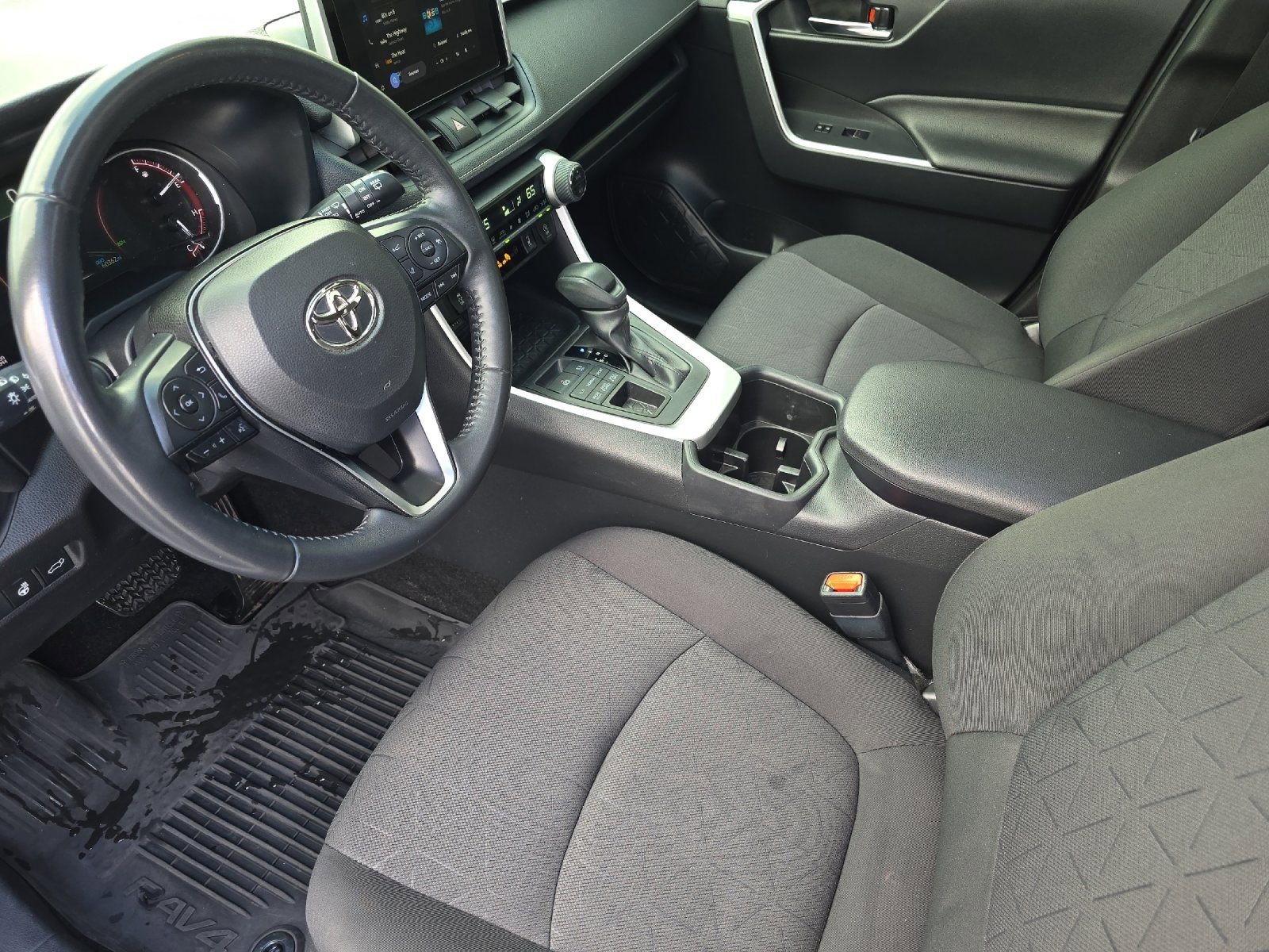 Used 2023 Toyota RAV4 XLE w/ Convenience Package AWD/4WD image 10