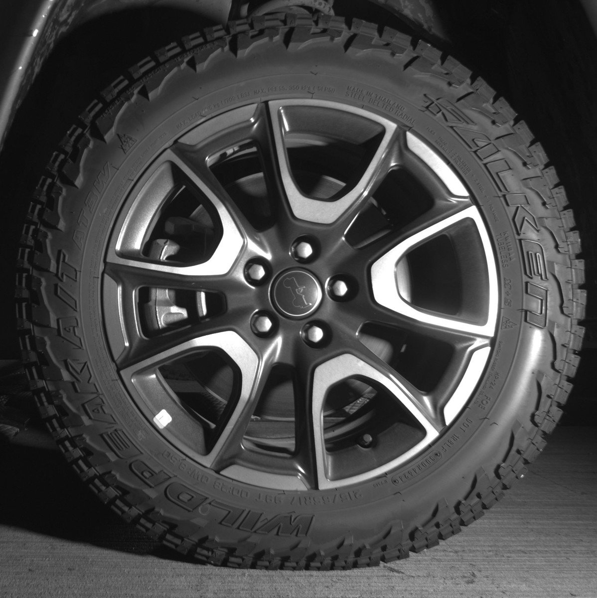 Used 2025 Jeep Compass Trailhawk image 12