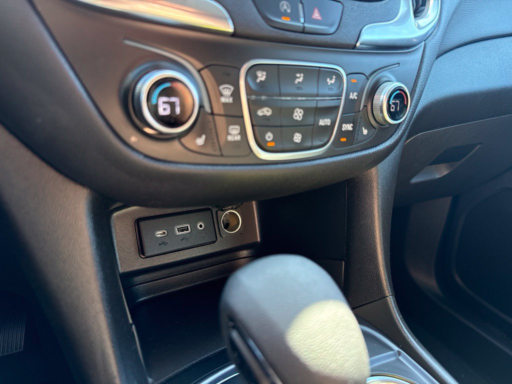 Certified 2023 Chevrolet Equinox LT AWD/4WD image 11