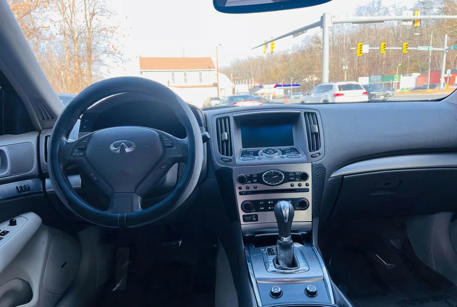 Used 2010 INFINITI G37 Journey w/ Premium Pkg image 24