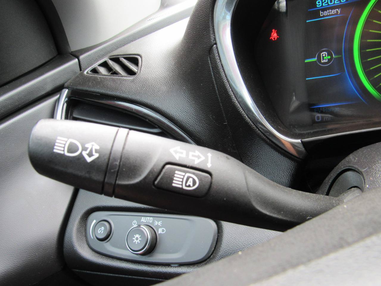 Used 2018 Chevrolet Volt Premier w/ Driver Confidence Package FWD image 22