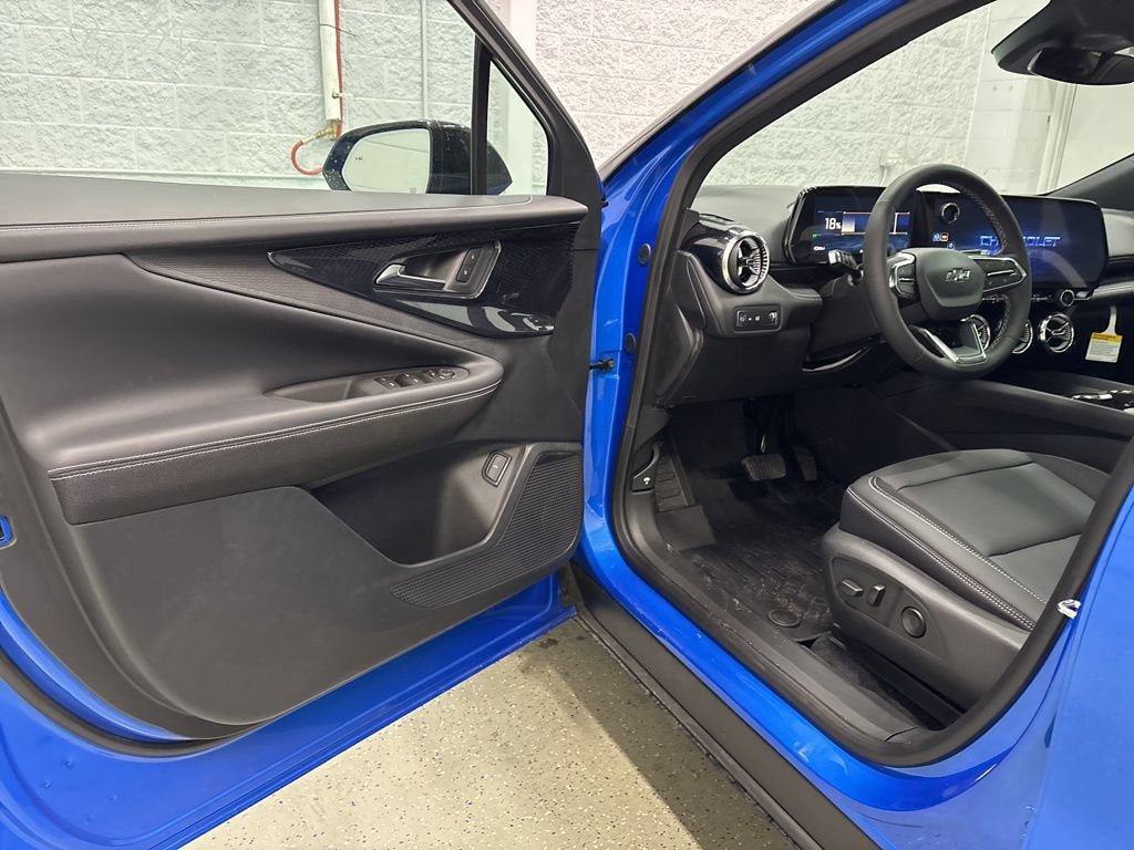 New 2026 Chevrolet Blazer EV LT AWD/4WD image 12