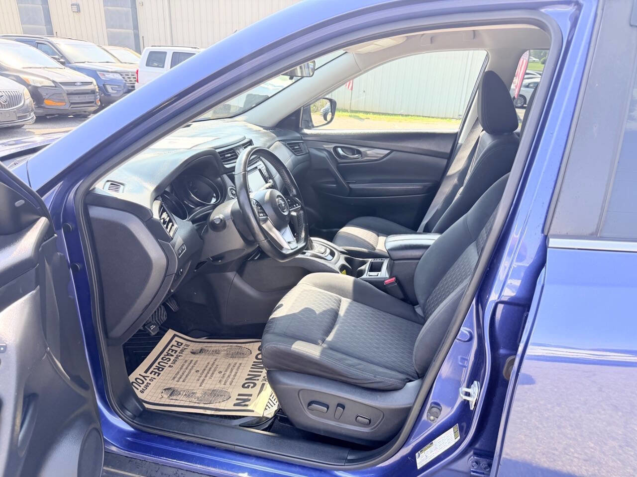 Used 2018 Nissan Rogue SV image 10