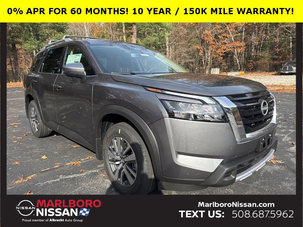 New 2025 Nissan Pathfinder SL image 1