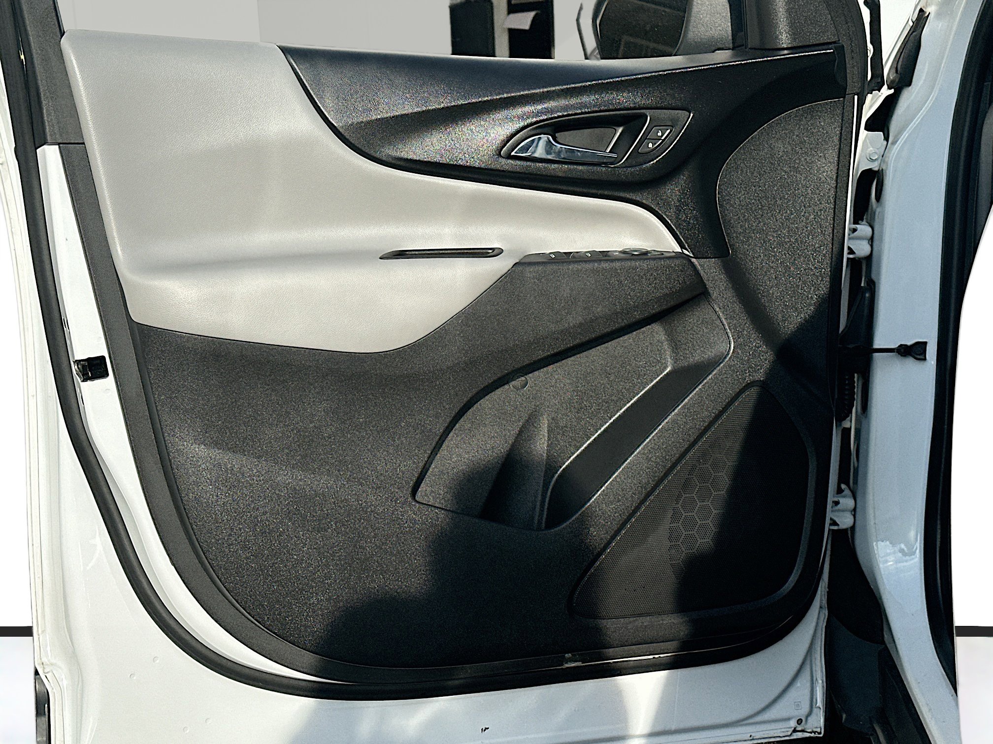 Used 2020 Chevrolet Equinox LS image 20