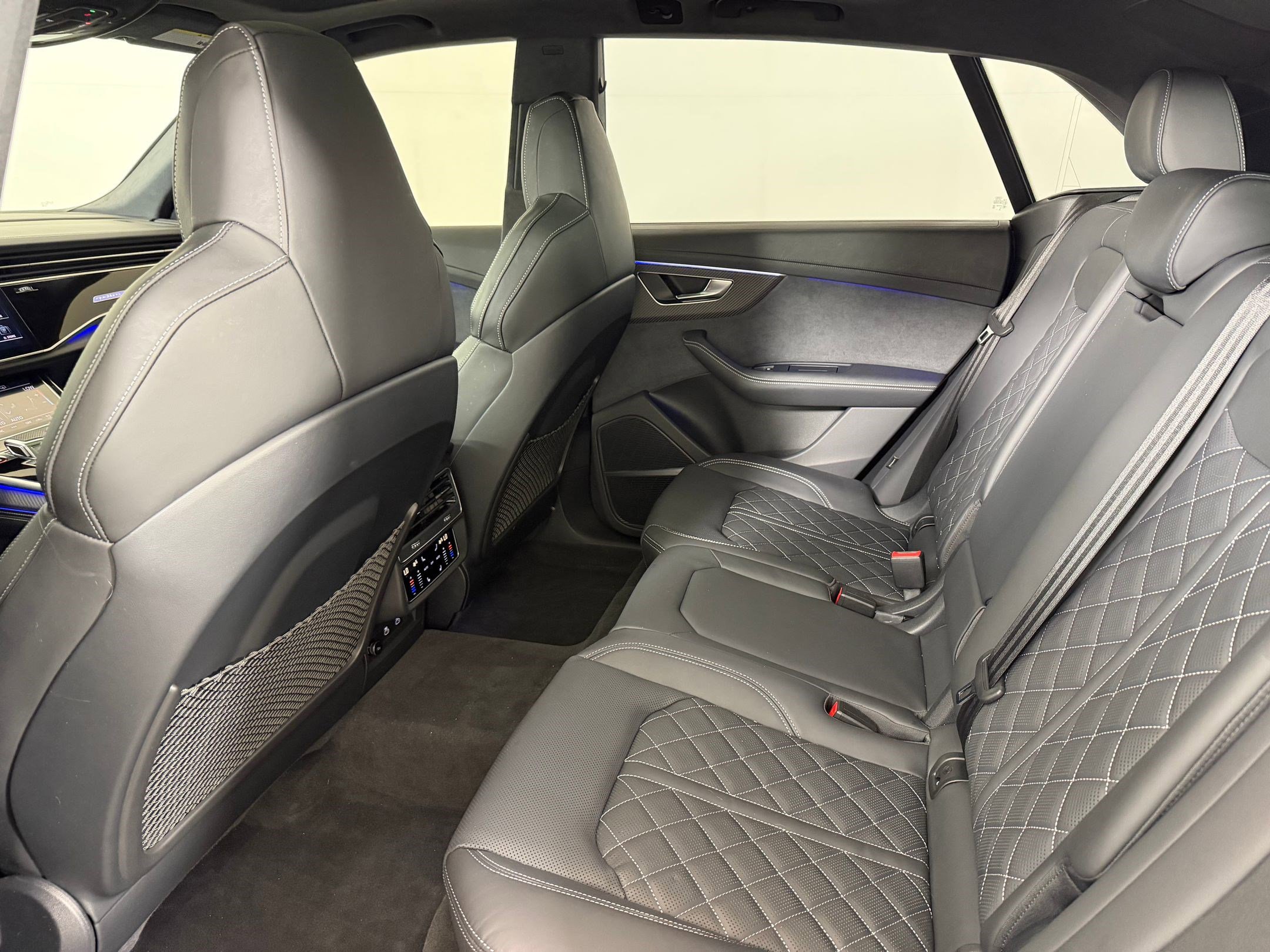 Used 2024 Audi SQ8 Prestige image 24