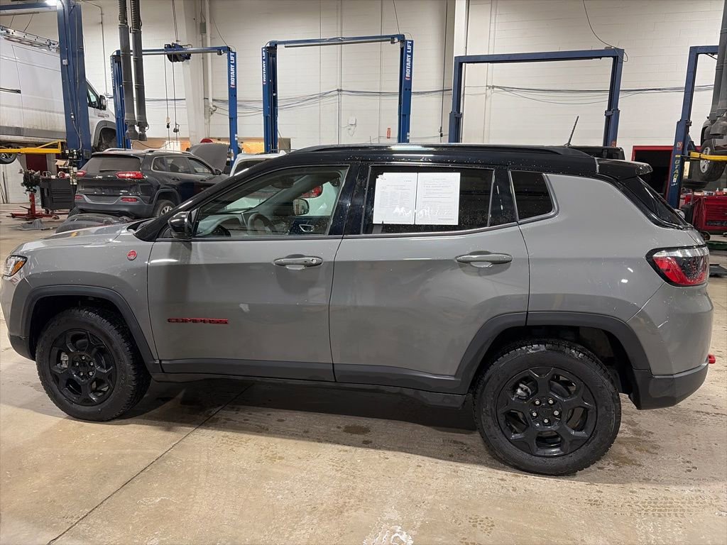 Used 2023 Jeep Compass Trailhawk w/ Trailhawk Convenience Group image 3