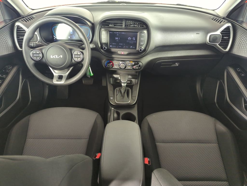 Used 2025 Kia Soul LX w/ LX Technology Package image 15