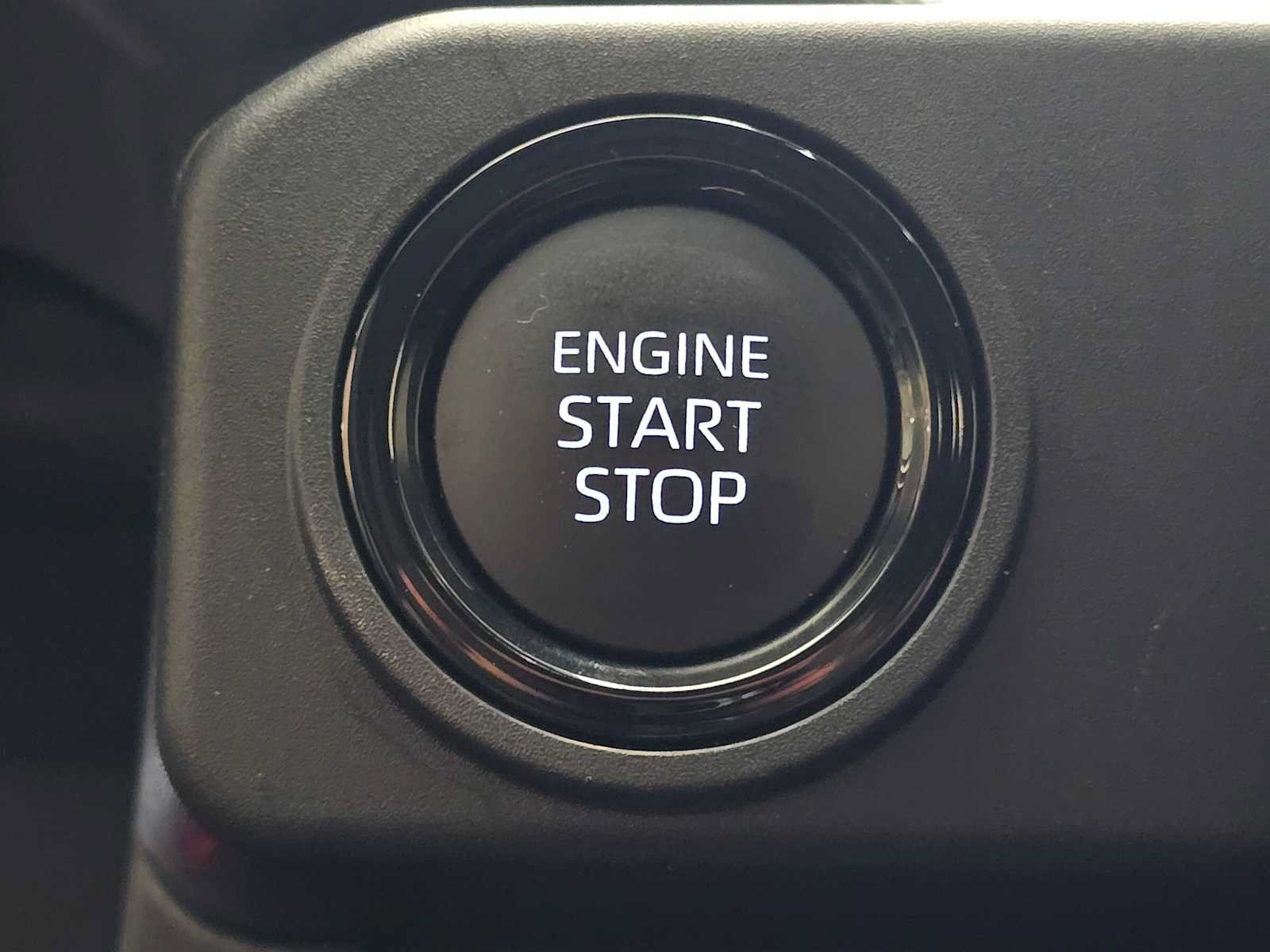 Certified 2025 Toyota Tacoma SR5 AWD/4WD image 19