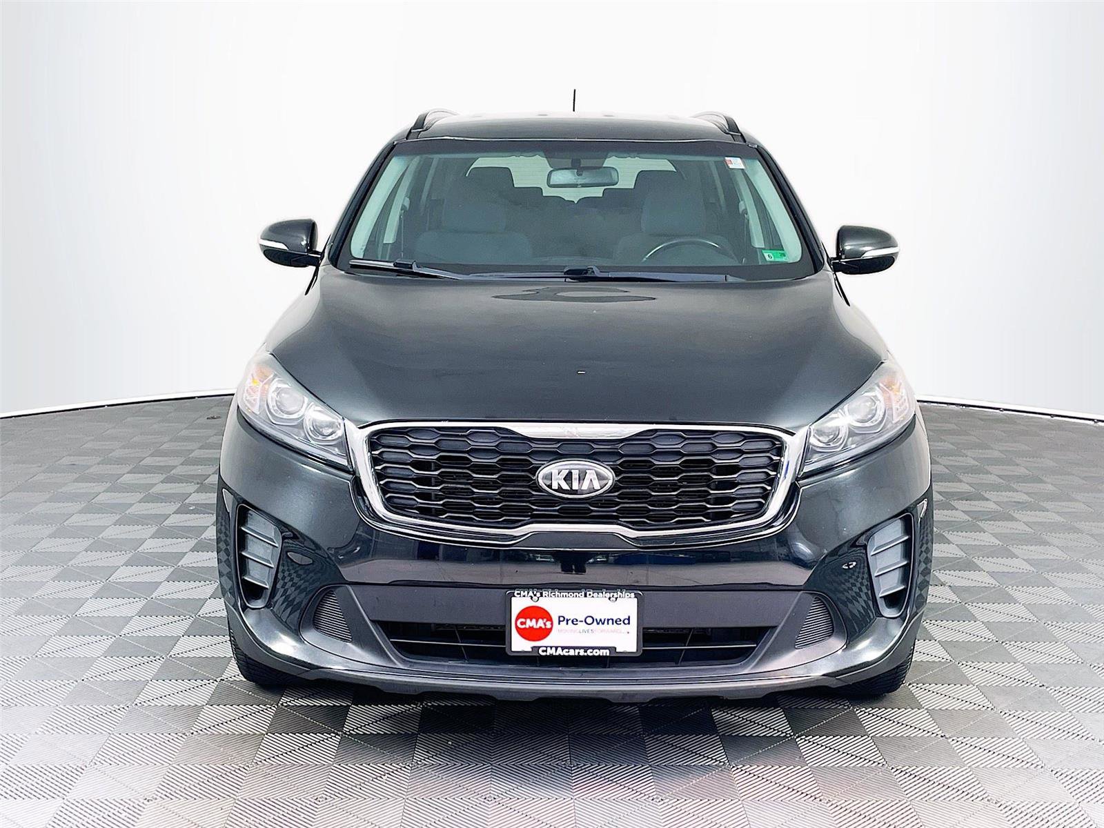 Used 2019 Kia Sorento S image 2