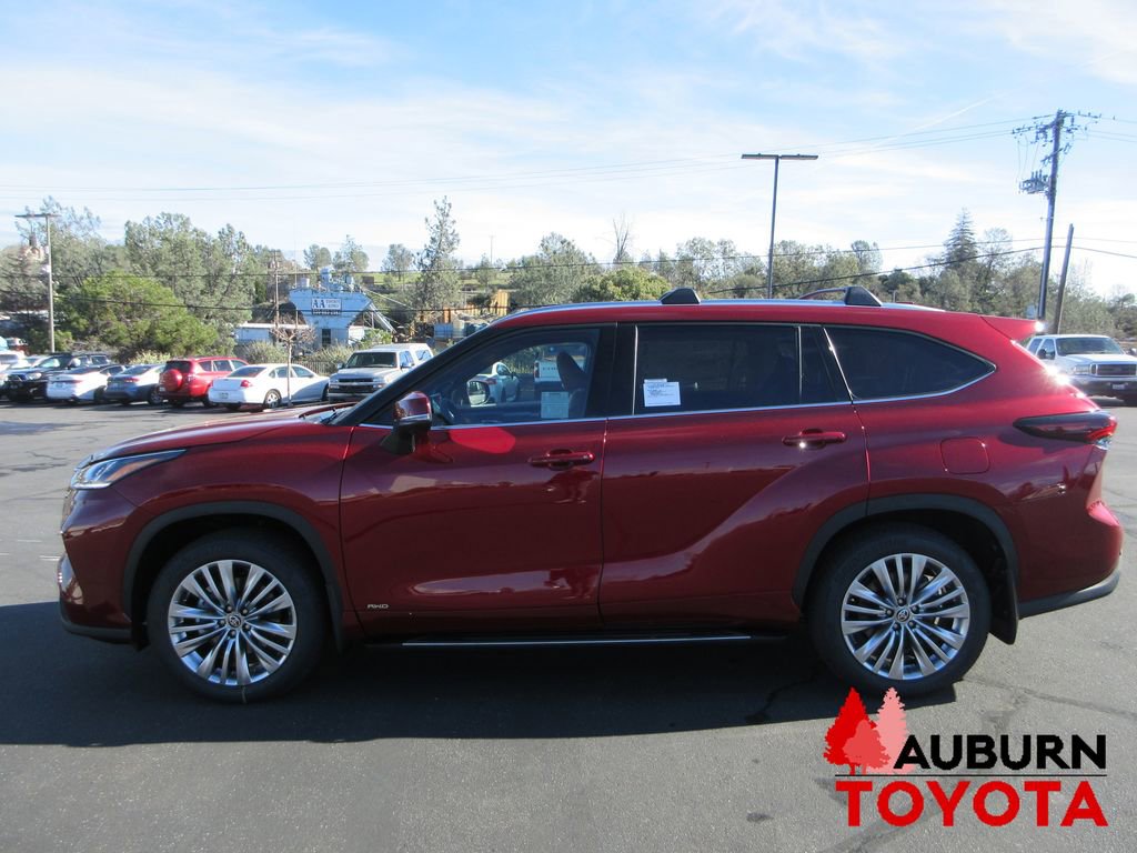 New 2026 Toyota Highlander Platinum image 8