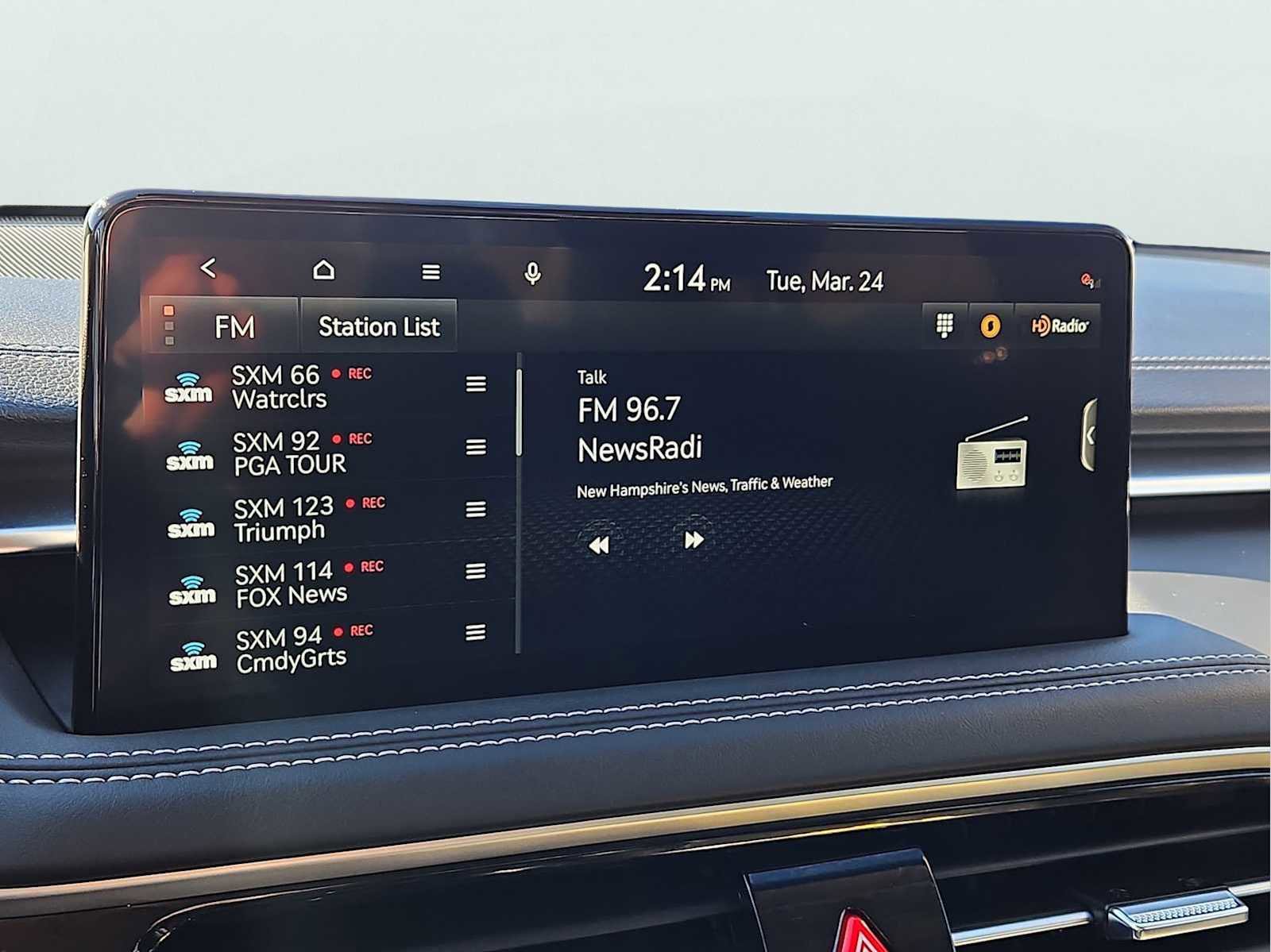 Used 2025 Genesis G70 2.5T image 23