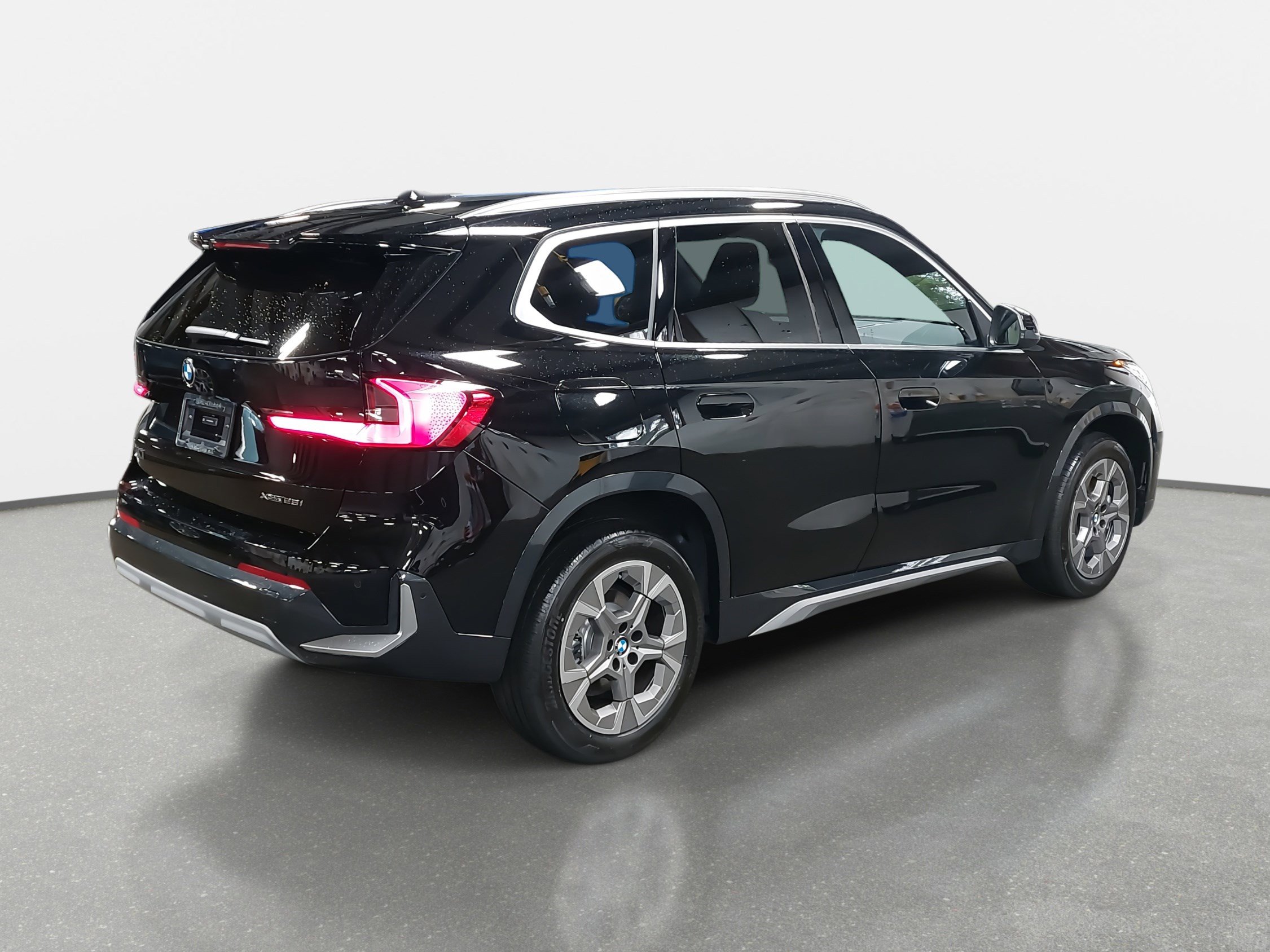 New 2026 BMW X1 xDrive28i w/ Convenience Package image 5