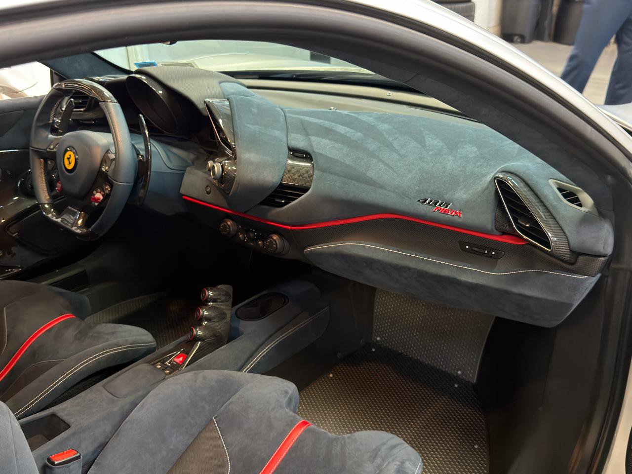 Used 2020 Ferrari 488 Pista Coupe RWD image 27