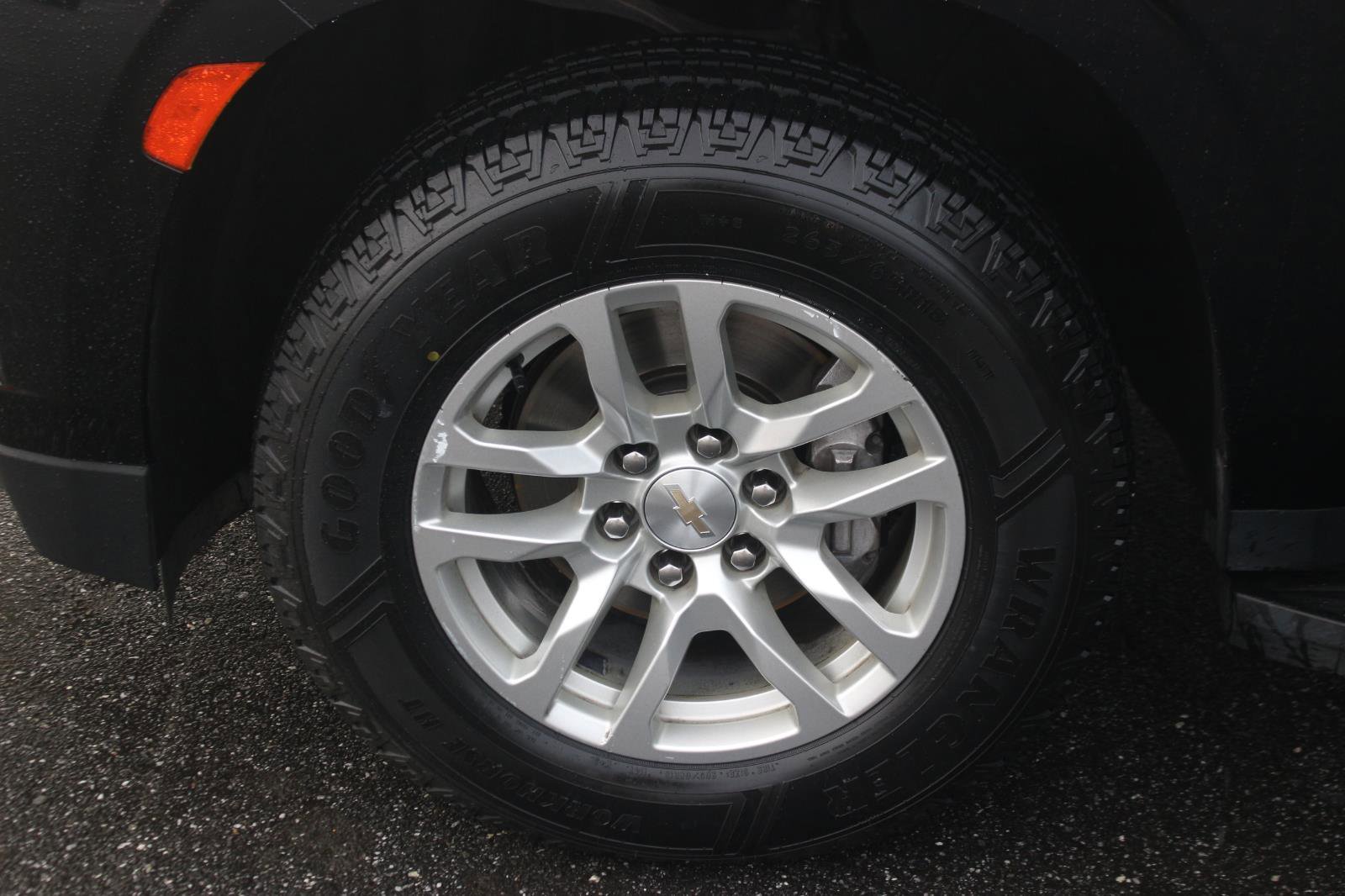 Used 2023 Chevrolet Suburban LT image 44