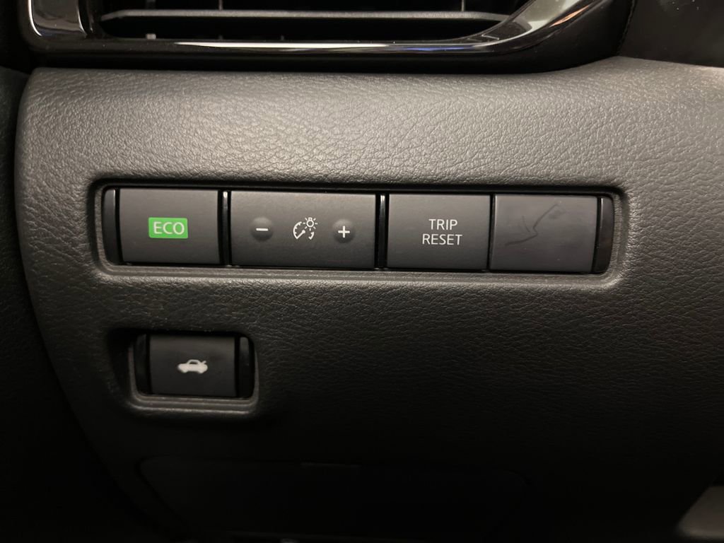 Used 2020 Nissan Sentra SV FWD image 30