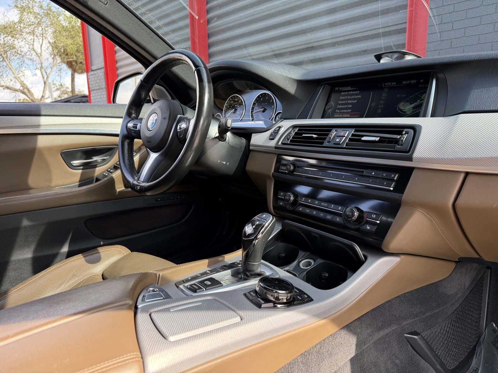 Used 2014 BMW 550i xDrive Sedan image 21