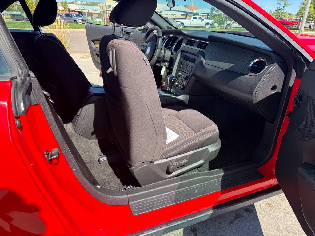 Used 2012 Ford Mustang Convertible RWD image 16