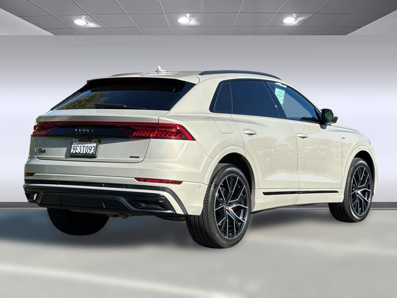 Used 2023 Audi Q8 Prestige w/ Prestige Package image 8