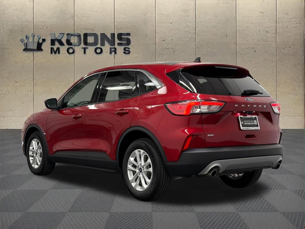 Used 2022 Ford Escape SE image 5