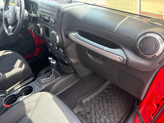 Used 2015 Jeep Wrangler Sport w/ Connectivity Group AWD/4WD image 17