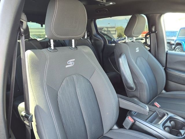 Used 2019 Chrysler Pacifica Touring Plus w/ Advanced Safetytec Group image 42