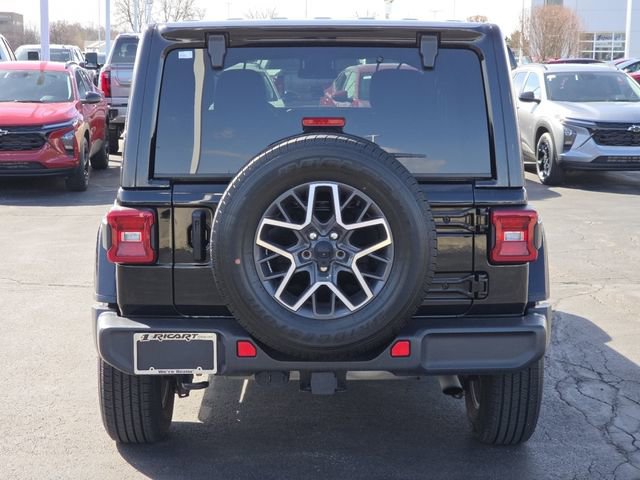 Used 2024 Jeep Wrangler Sahara image 19