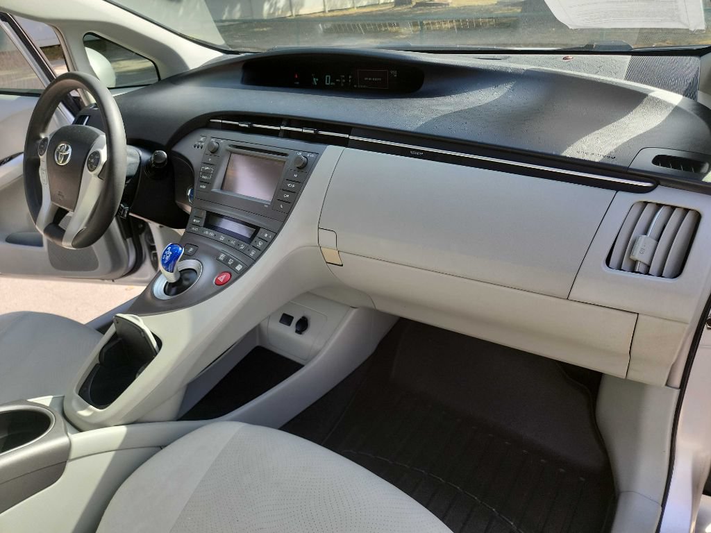 Used 2014 Toyota Prius Two FWD image 34
