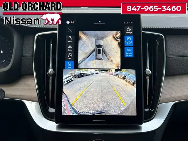 Used 2025 Volvo XC90 B6 Plus w/ Protection Package Premier AWD/4WD image 17