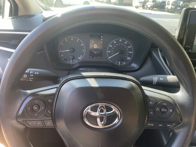 Used 2025 Toyota Corolla LE FWD image 28