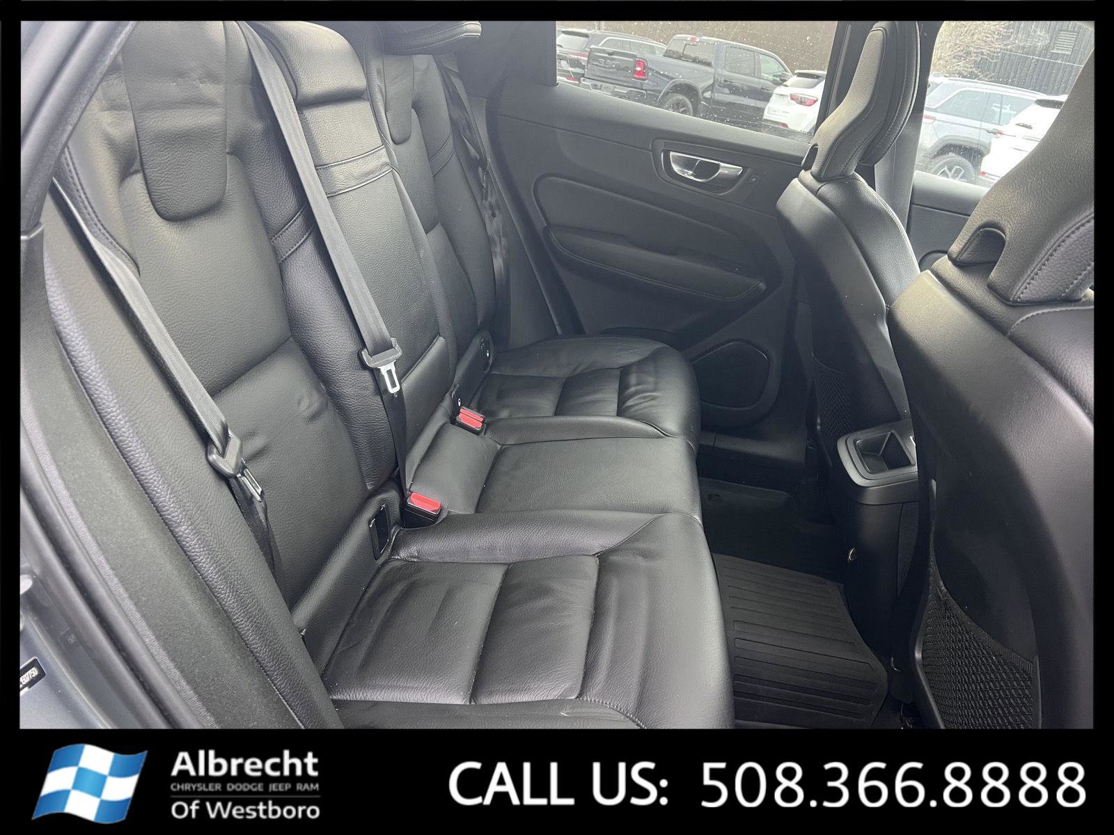 Used 2020 Volvo XC60 T6 Momentum w/ Protection Package image 18