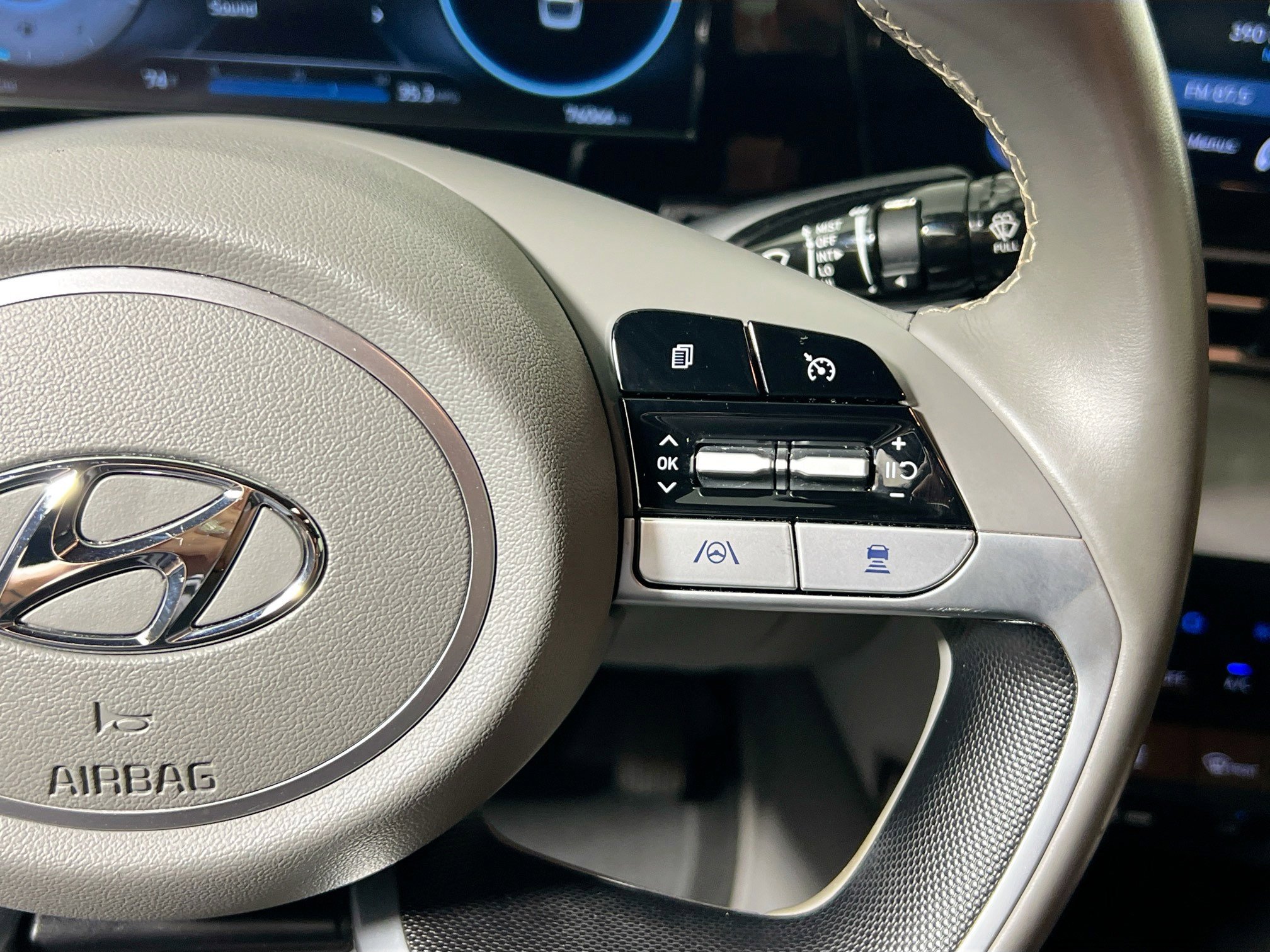 Used 2022 Hyundai Elantra SEL w/ Convenience + Premium Package image 19