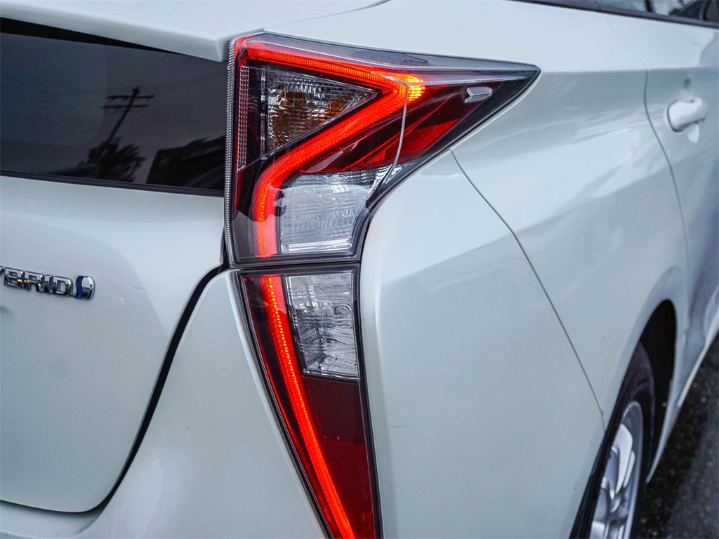 Used 2016 Toyota Prius Three image 8